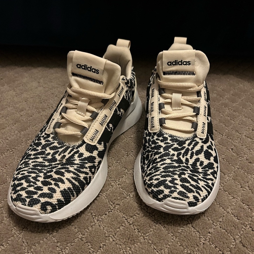 Adidas Sneakers